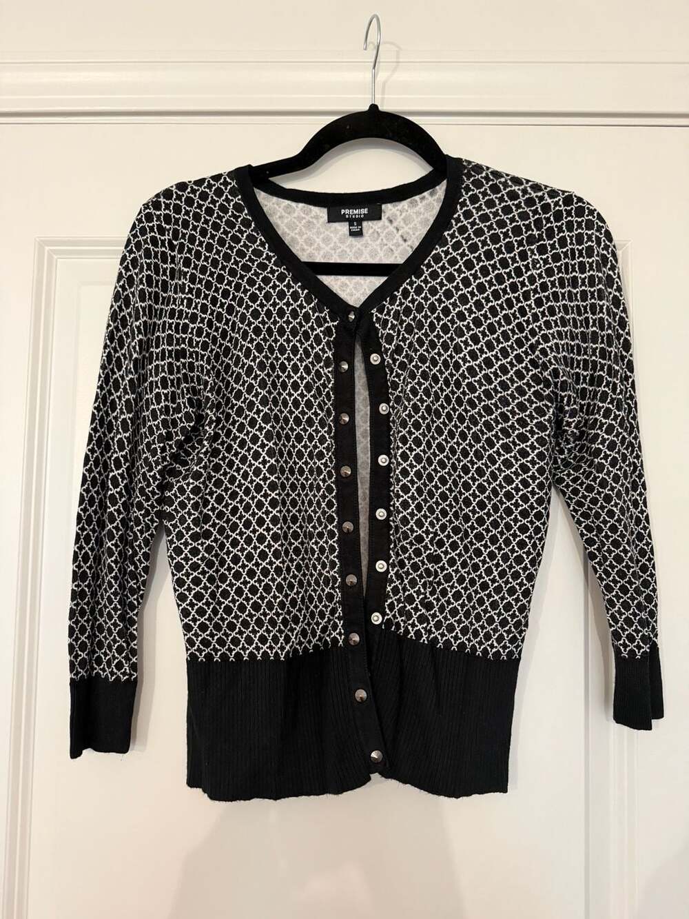 Premise Studio Cardigan Size S Black White Patterned Button Front